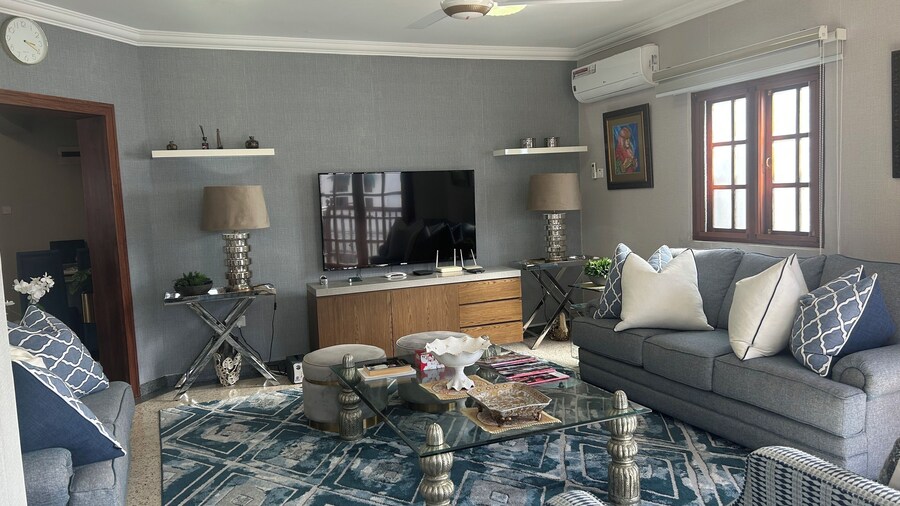 Mango restaurant and apartment hotel