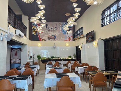 Mango restaurant and apartment hotel