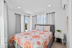 2 slaapkamers, een bureau, een strijkplank/strijkijzer, wifi