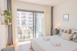 1 bedroom, iron/ironing board, Internet, bed sheets