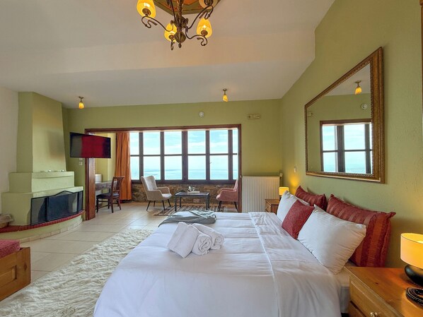 Deluxe-Suite, Meerblick | Schreibtisch, laptopgeeigneter Arbeitsplatz, schallisolierte Zimmer