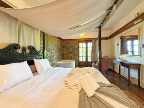 Deluxe Suite, Balcony, Partial Sea View | Desk, laptop workspace, soundproofing, free WiFi - Pliades Traditional Guesthouse (Dio-Olympos)