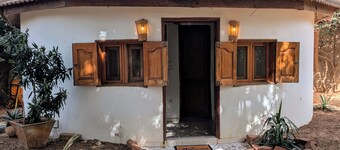 Chez Anaïs - detached house in a large garden 500m from the sea