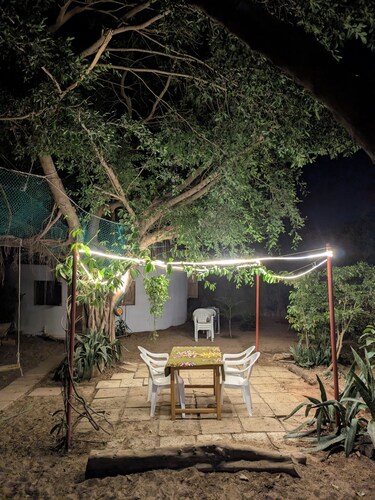 Chez Anaïs - detached house in a large garden 500m from the sea