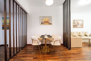 Basic Apartment, City View | In-room dining - Zapbed House-ONT 405 (Dubai)