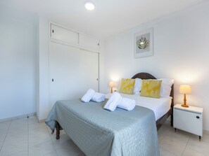 1 quarto, ferros/tábuas de passar roupa, Wi-Fi, roupa de cama