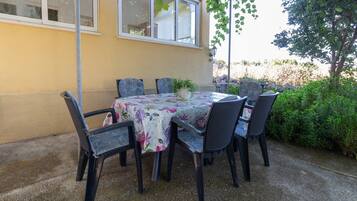 Standaard appartement, terras, uitzicht op tuin | Terras