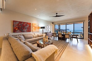 Una Smart TV, libros