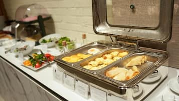 Bao gồm bữa sáng buffet hàng ngày