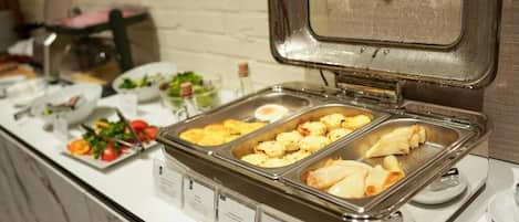 Tägliches inbegriffenes Frühstücksbuffet