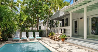 DELANEY HOUSE ~ NEW 4 BR/4 Ba Listing w/Pool & Parking in Prime Old Town!