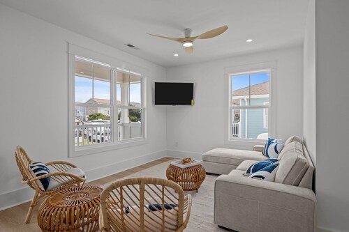 Beach Cottages #5-Pet Friendly Condo in Atlantic Beach