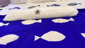 Caja de seguridad en la habitación y escritorio