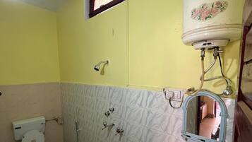 Triple Room, Mountain View | Bathroom