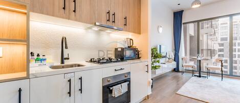 Frigorífic, microones, forn i placa de cuina