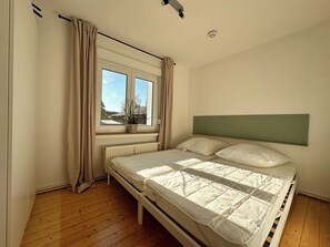 2 chambres, fer et planche à repasser, Wi-Fi, draps fournis