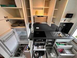 Micro-ondes, four, plaque de cuisson, lave-vaisselle