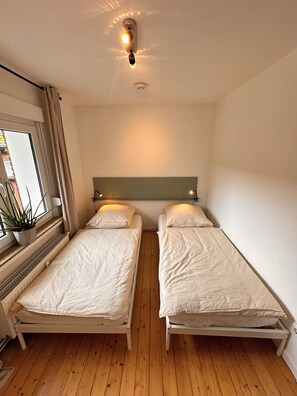 2 chambres, fer et planche à repasser, Wi-Fi, draps fournis