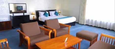 Skrivebord, skrivebord for bærbar PC og wi-fi (inkludert)