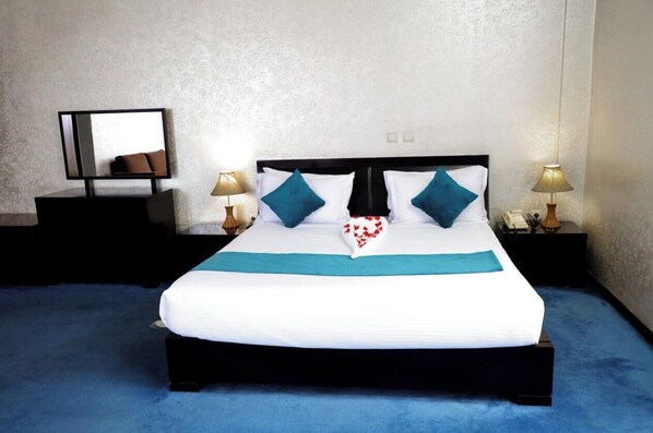 Junior Suite, Balcony, City View | Desk, laptop workspace, free WiFi - Platinum Hotel  (Addis Ababa)