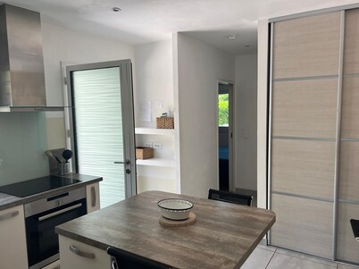 Ground floor, walking distance to the sea