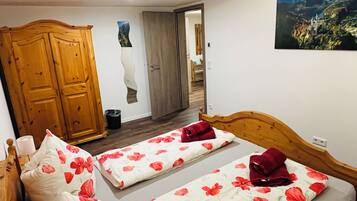 3 bedrooms, WiFi, bed sheets