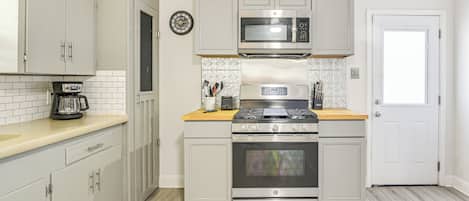 House (2 Bedrooms) | Interior