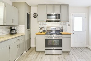 House (2 Bedrooms) | Interior