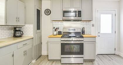 Steps to Seawall: Fenced Family Home in Galveston!