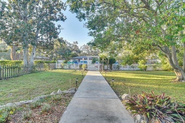 Apartment (2 Bedrooms) | Interior - 5 Mi to Beaches: Seminole Retreat w/ Balcony (Seminole)