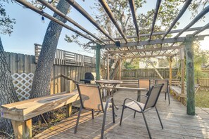 Apartment (2 Bedrooms) | Interior - 5 Mi to Beaches: Seminole Retreat w/ Balcony (Seminole)