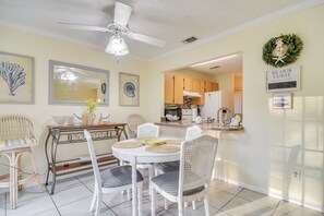 Apartment (2 Bedrooms) | Interior - 5 Mi to Beaches: Seminole Retreat w/ Balcony (Seminole)
