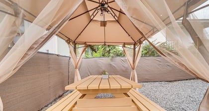Walk to Heart of Hilo: Completely Renovated Home!
