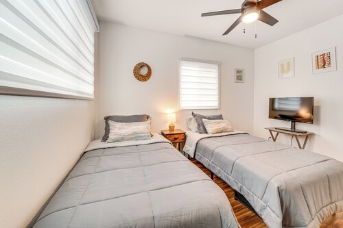 Walk to Heart of Hilo: Completely Renovated Home!