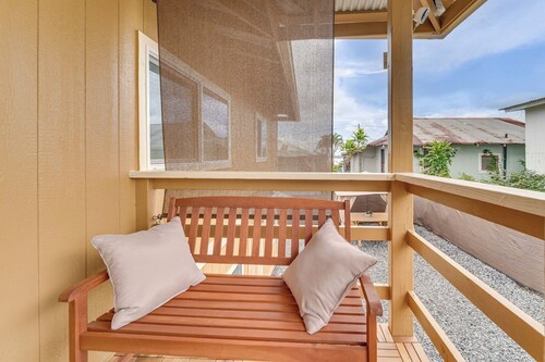 Walk to Heart of Hilo: Completely Renovated Home!