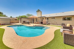 Interior - 3 Mi to Dtwn Shops & Eats: Mesa Home w/ Pool! (Mesa)