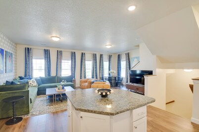 Near TBK Bank Sports Complex: Quad Cities Townhome