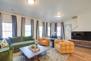 Apartment (2 Bedrooms) | Front of property