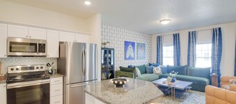 Near TBK Bank Sports Complex: Quad Cities Townhome