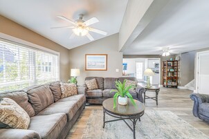 House (6 Bedrooms) | Interior