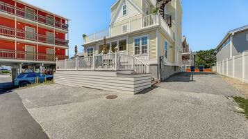 House (6 Bedrooms) | Interior