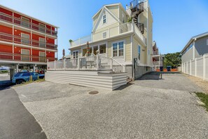 Interior - Steps to Shore: Newly Renovated Dewey Beach Home! (Dewey Beach)