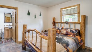 House (1 Bedroom) | Interior - 'crater Lake' Williamson River Resort Cabin 6 (Chiloquin)
