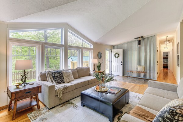 Walk To River: Loudonville Retreat W/ Hot Tub! - Mohican State Park, Loudonville