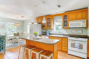 House (2 Bedrooms) | Interior