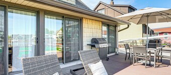4 Boat Slips: Getaway on Mouth of Clinton River!