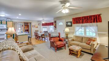 House (3 Bedrooms) | Interior