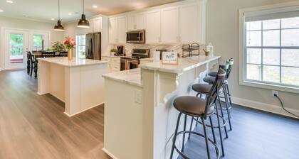 3 Mi to Campus: Auburn Home w/ Deck + Fire Pit