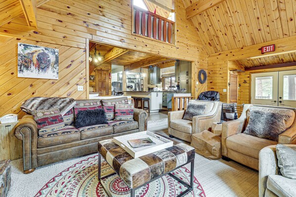 House (3 Bedrooms) | Interior