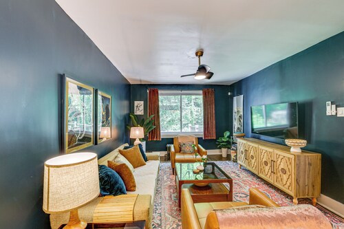 3 Mi to Frick Park: Artsy, Urban Retreat w/ Deck